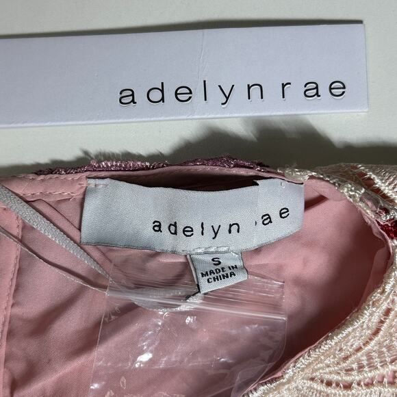 Adelyn Rae Lilly Lace Overlay Blouse Cream Pink Red Women Small NWT Romantic - Picture 2 of 8